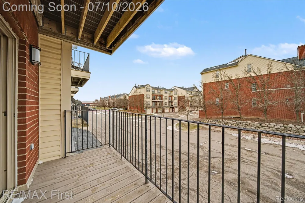 1582 Devon Lane Troy City, MI 48084
