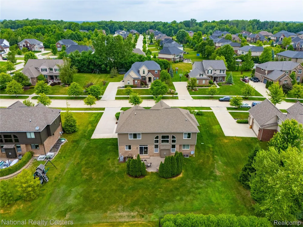 52347 Ferndale Drive Lyon Charter Township, MI 48167