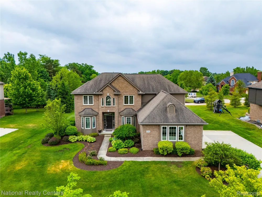 52347 Ferndale Drive Lyon Charter Township, MI 48167