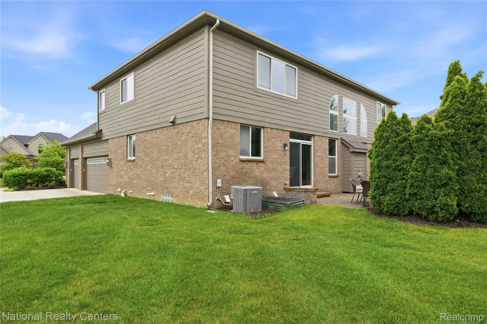 52347 Ferndale Drive Lyon Charter Township, MI 48167