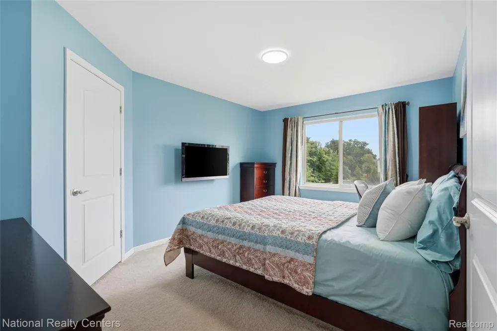 52347 Ferndale Drive Lyon Charter Township, MI 48167