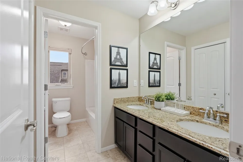 52347 Ferndale Drive Lyon Charter Township, MI 48167