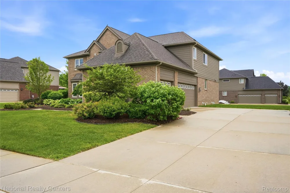 52347 Ferndale Drive Lyon Charter Township, MI 48167