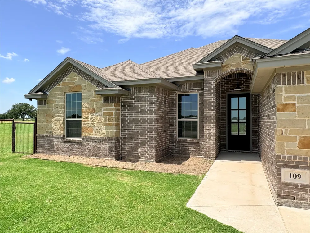109 Cool Meadows Court Millsap, TX 76066