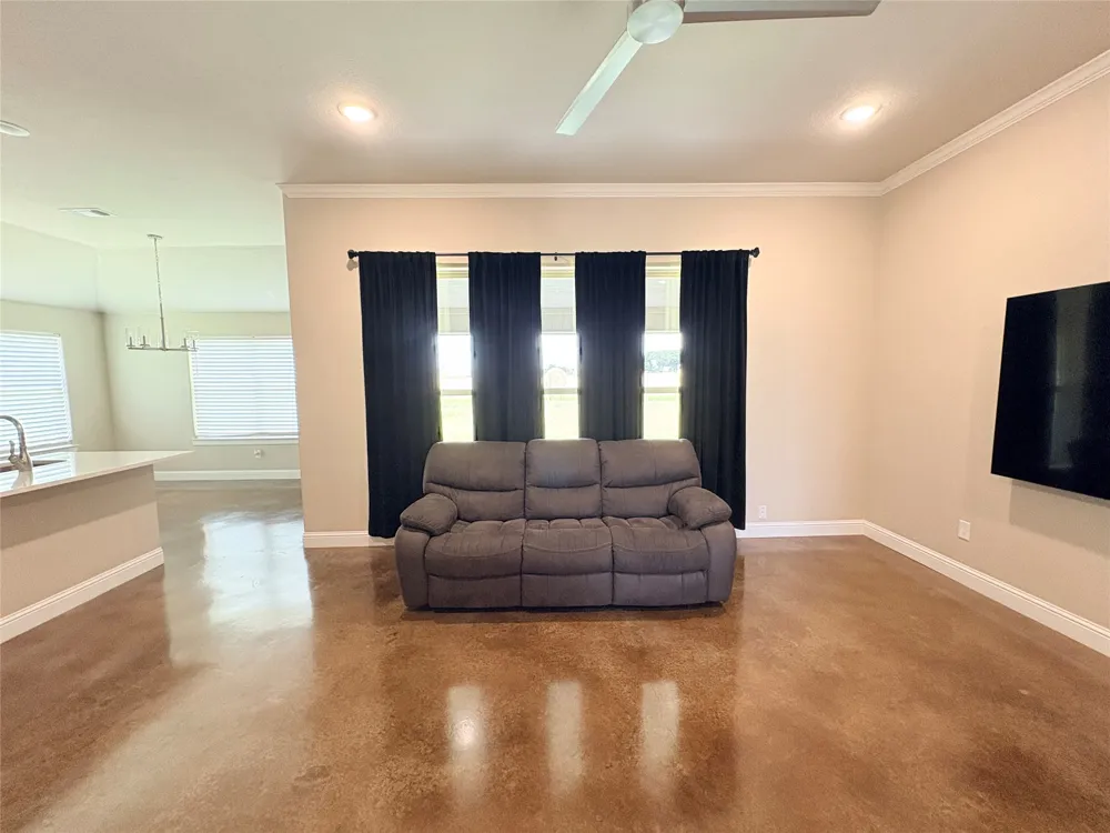 109 Cool Meadows Court Millsap, TX 76066