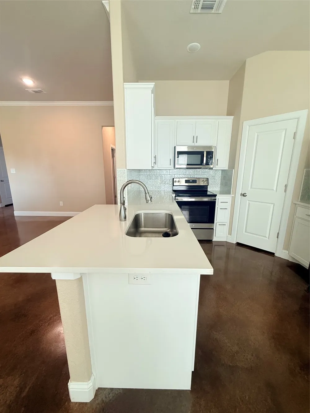 109 Cool Meadows Court Millsap, TX 76066