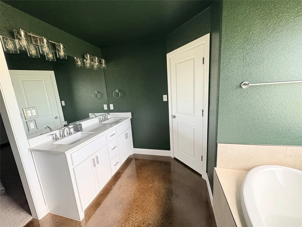 109 Cool Meadows Court Millsap, TX 76066