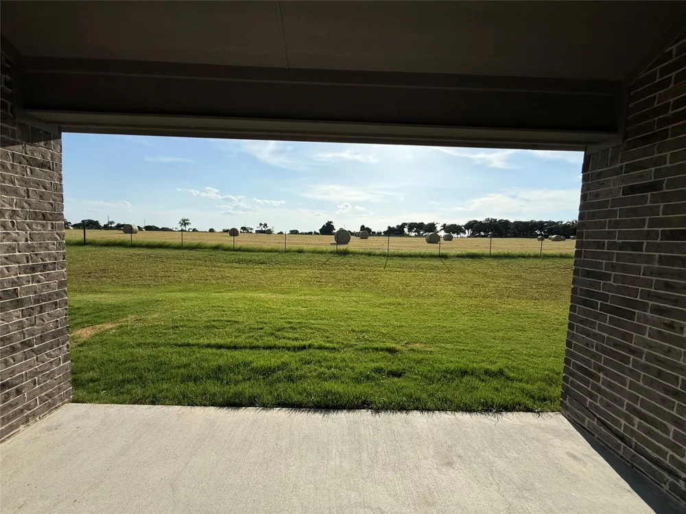 109 Cool Meadows Court Millsap, TX 76066