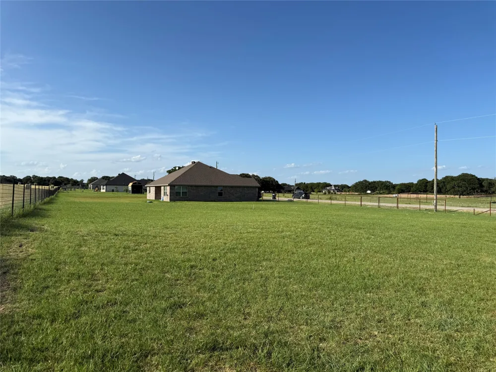 109 Cool Meadows Court Millsap, TX 76066