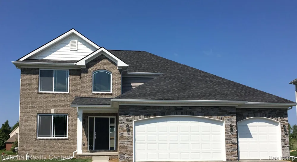 53182 Woodland Meadows Chesterfield Township, MI 48047