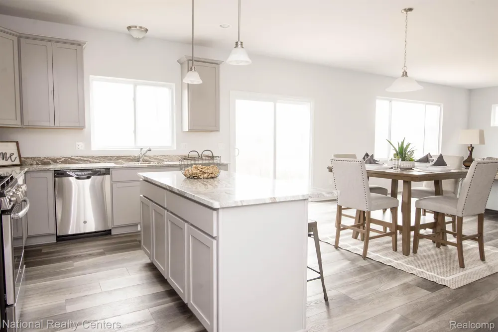 53182 Woodland Meadows Chesterfield Township, MI 48047