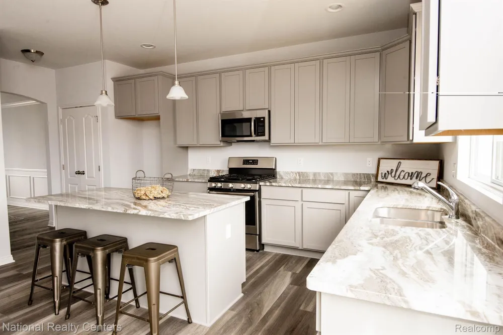 53182 Woodland Meadows Chesterfield Township, MI 48047
