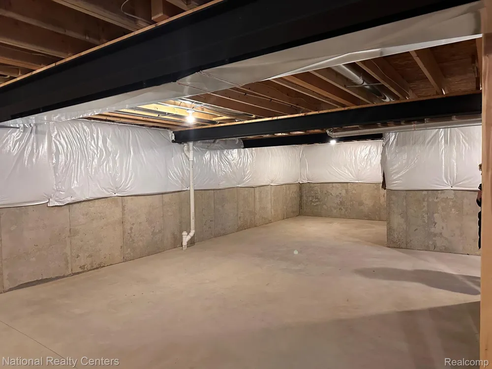 53182 Woodland Meadows Chesterfield Township, MI 48047