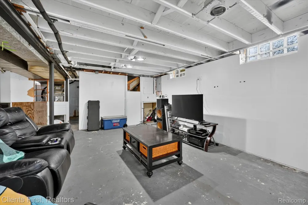 7520 Sloan Street Taylor City, MI 48180