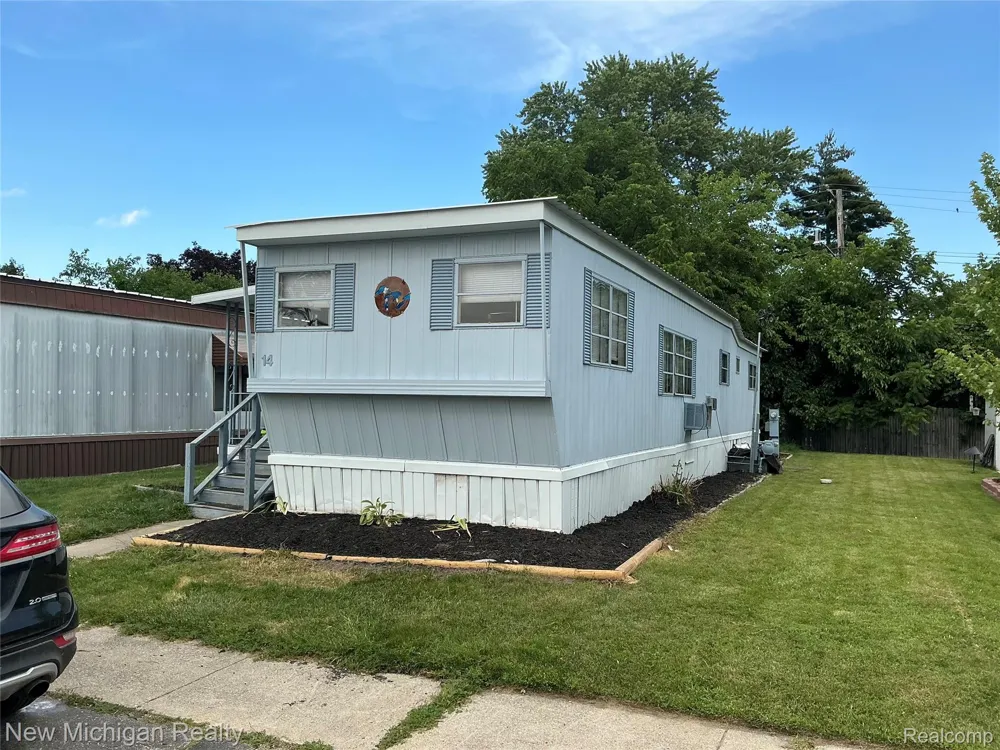 14 HIGHLAND TERRACE White Lake Charter Township, MI 48386