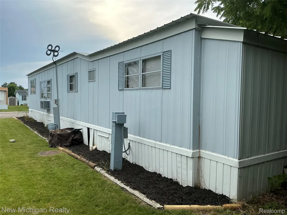 14 HIGHLAND TERRACE White Lake Charter Township, MI 48386