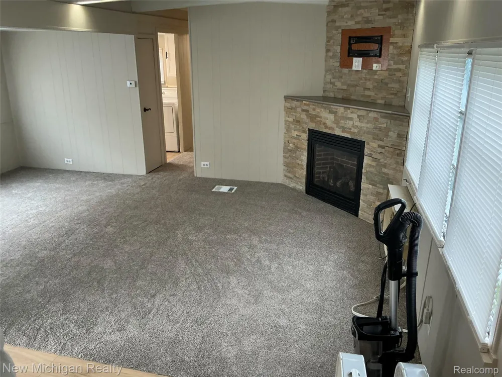 14 HIGHLAND TERRACE White Lake Charter Township, MI 48386