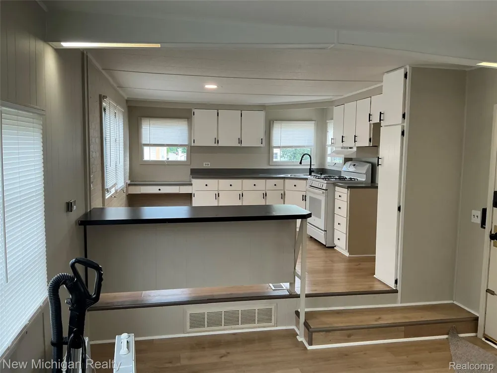 14 HIGHLAND TERRACE White Lake Charter Township, MI 48386