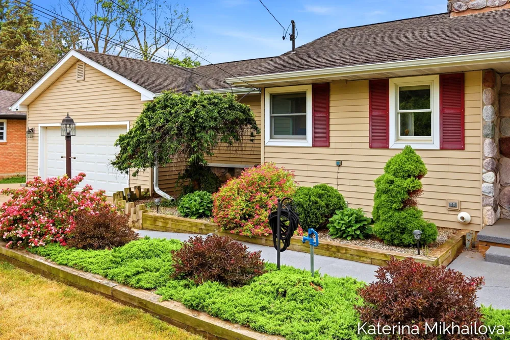 409 Grandview Avenue Homer Village, MI 49245