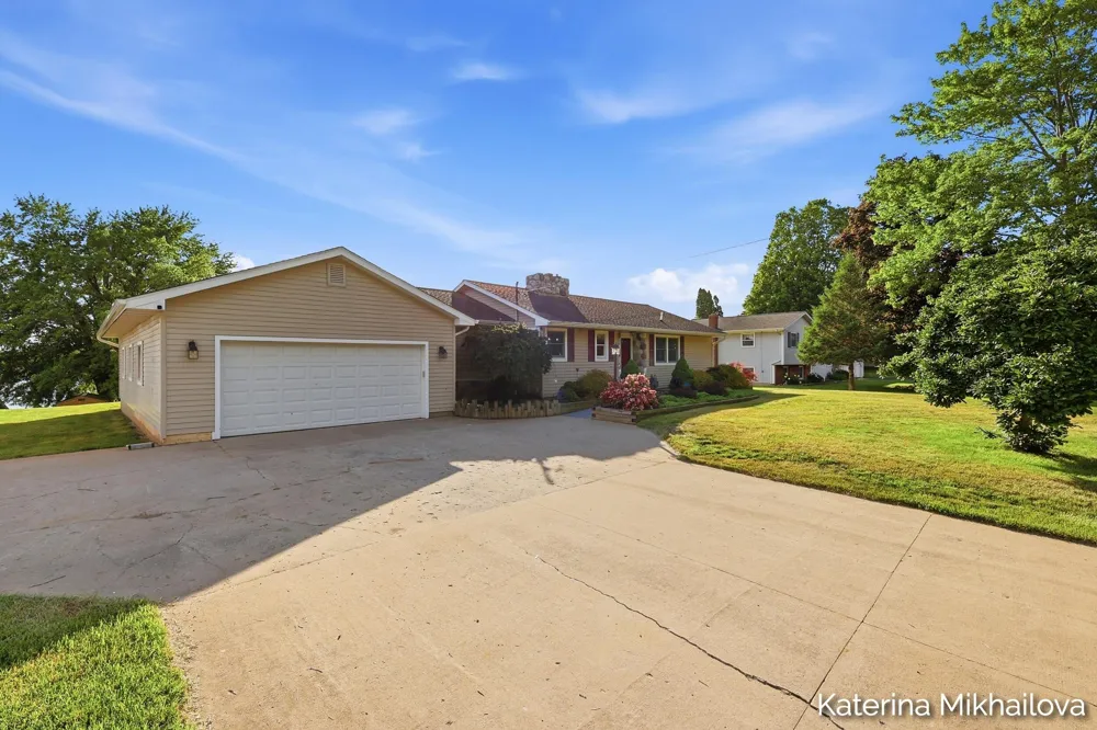 409 Grandview Avenue Homer Village, MI 49245