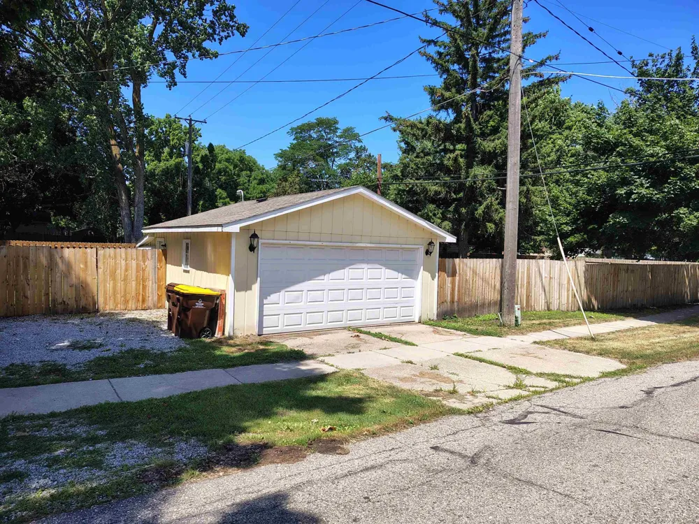 315 E Main Street Vernon Village, MI 48476