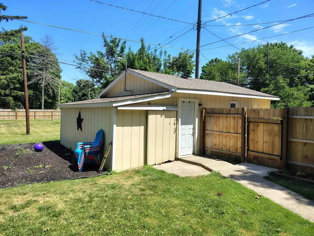 315 E Main Street Vernon Village, MI 48476