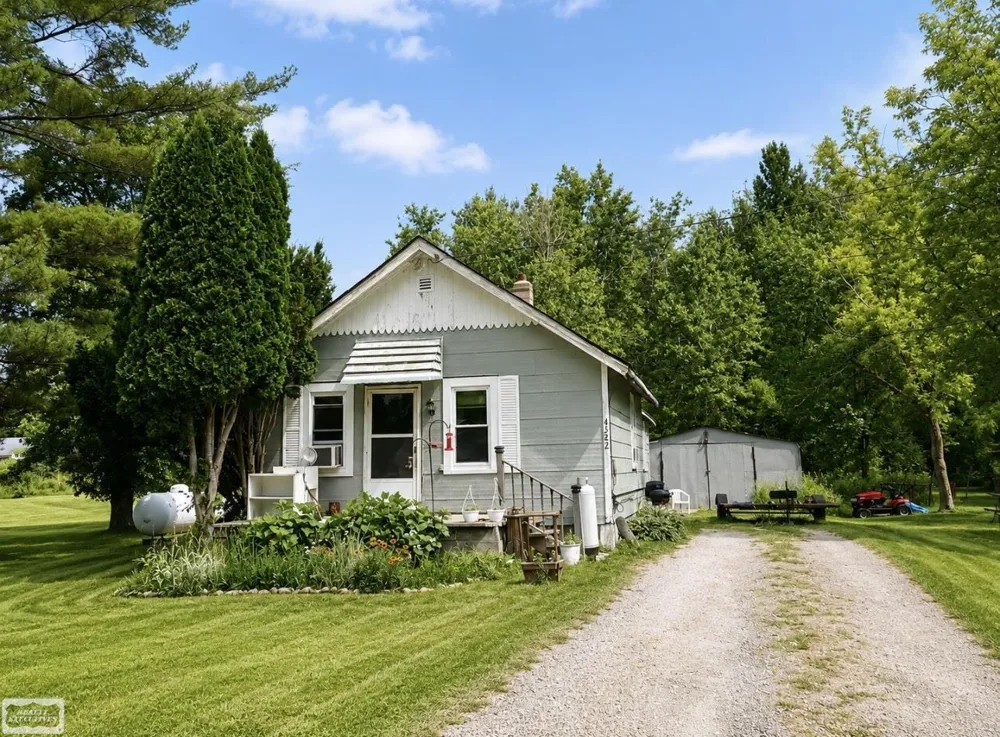 4382 Wall Road Port Huron City, MI 48060