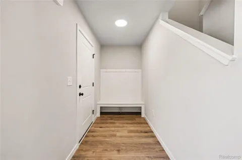 749 Lone Oak Way