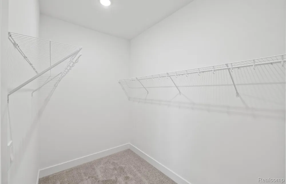 20633 West Kilburn Drive Macomb Township, MI 48044
