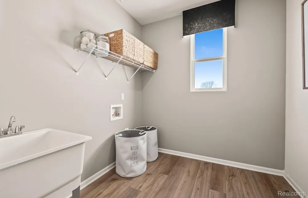 20633 West Kilburn Drive Macomb Township, MI 48044
