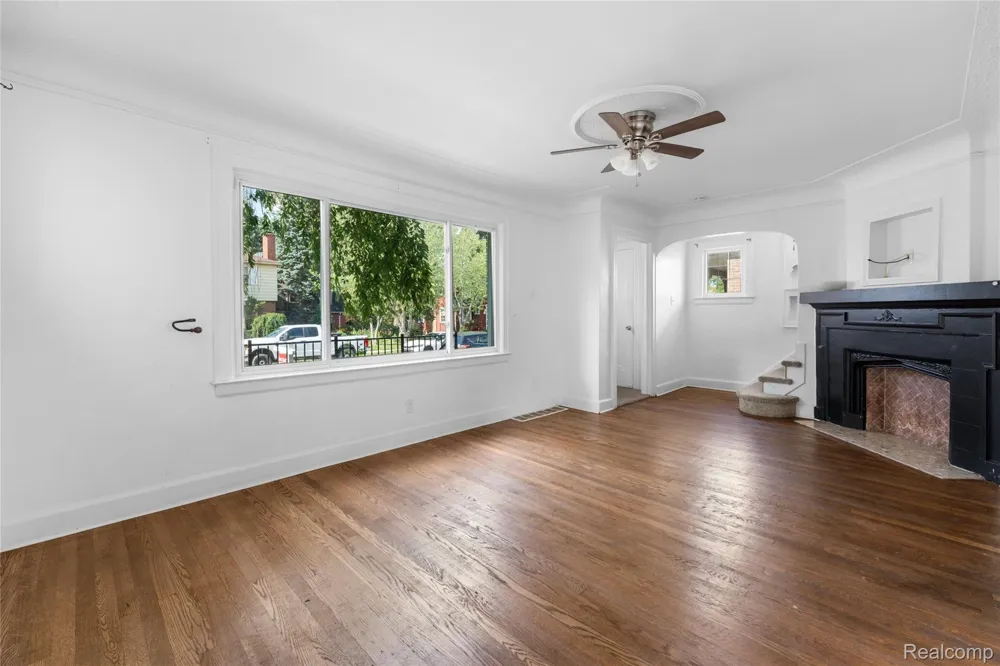 957 Winchester Avenue Lincoln Park City, MI 48146