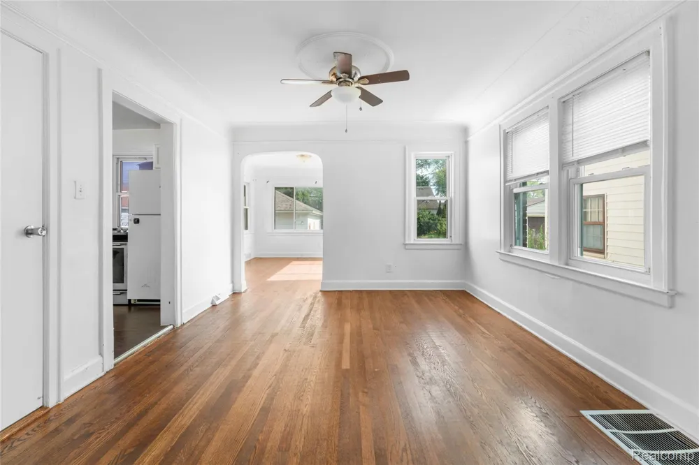 957 Winchester Avenue Lincoln Park City, MI 48146
