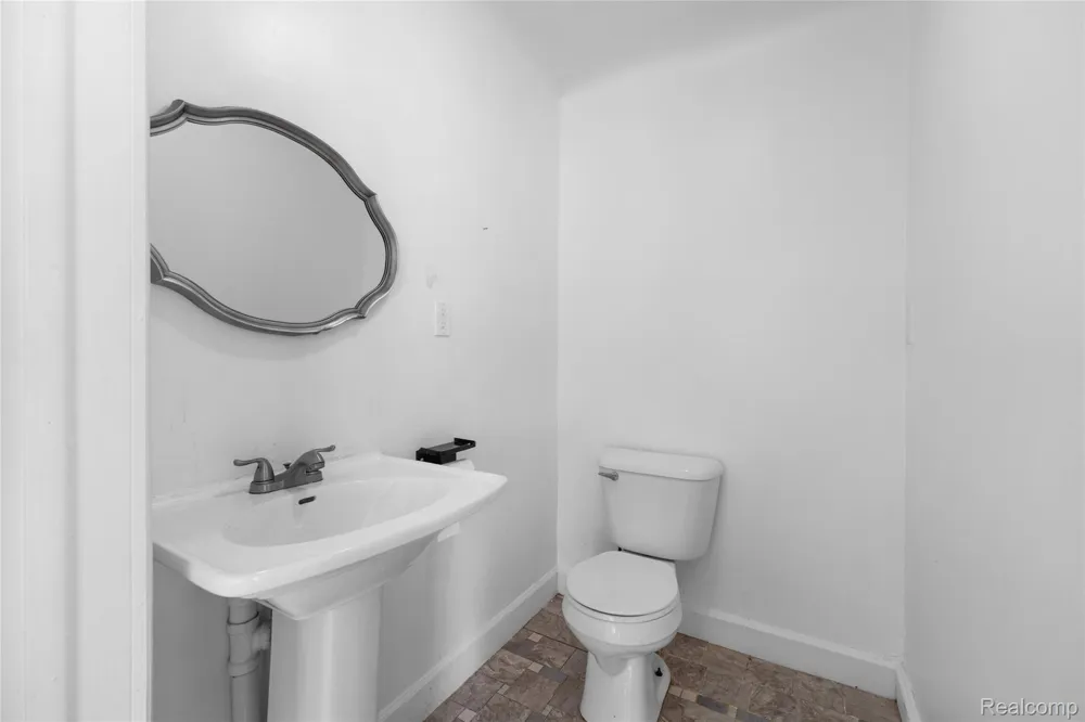 957 Winchester Avenue Lincoln Park City, MI 48146