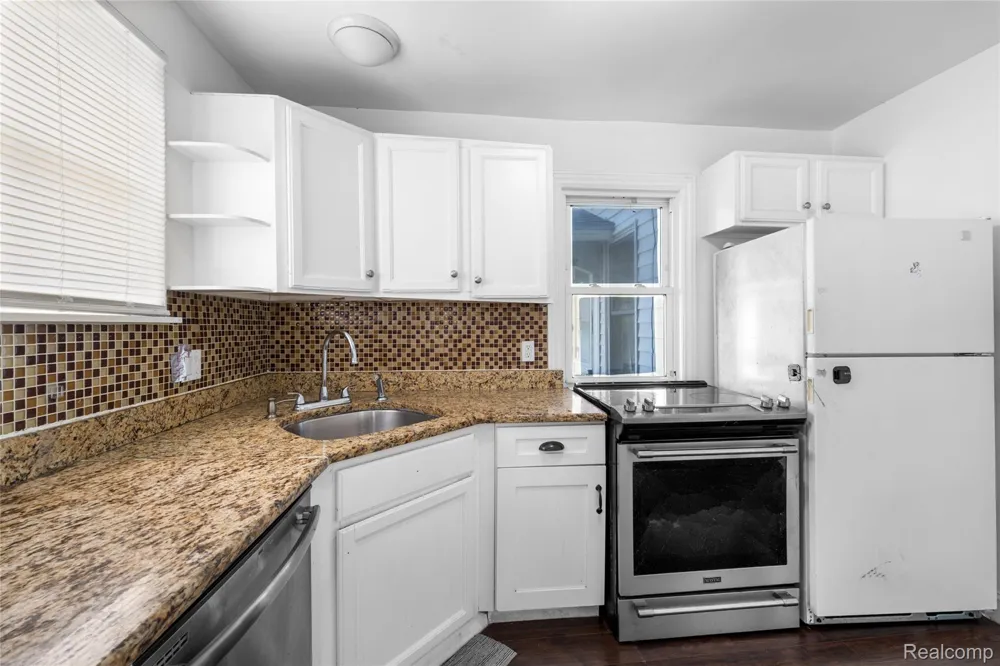 957 Winchester Avenue Lincoln Park City, MI 48146