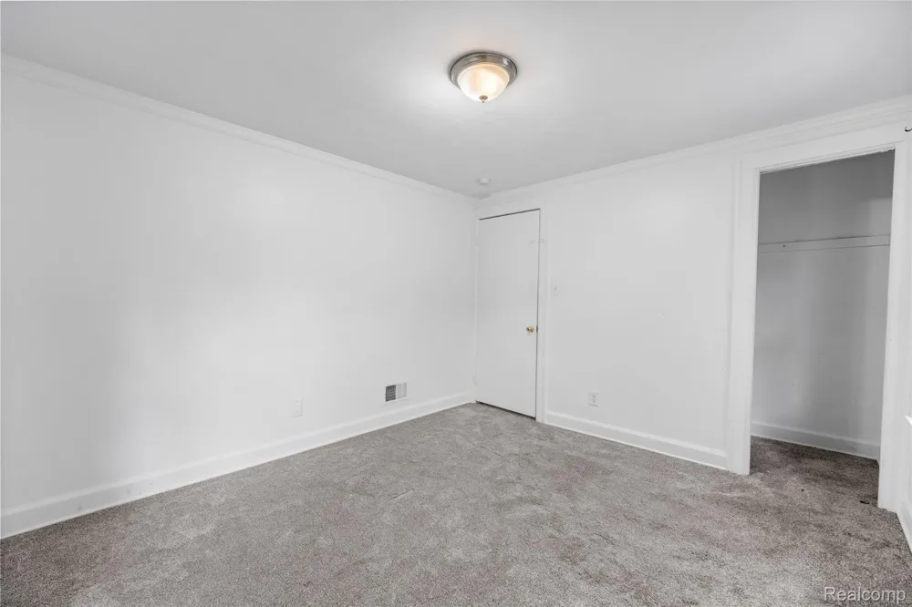 957 Winchester Avenue Lincoln Park City, MI 48146