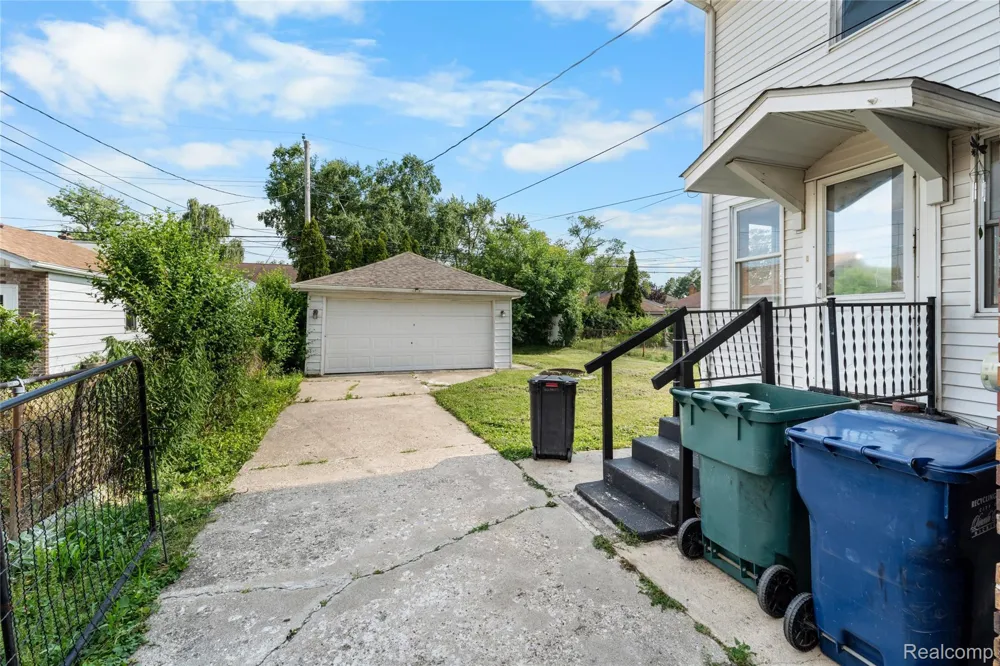 957 Winchester Avenue Lincoln Park City, MI 48146