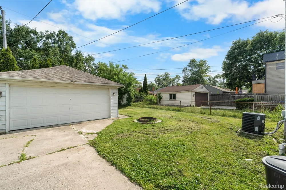 957 Winchester Avenue Lincoln Park City, MI 48146