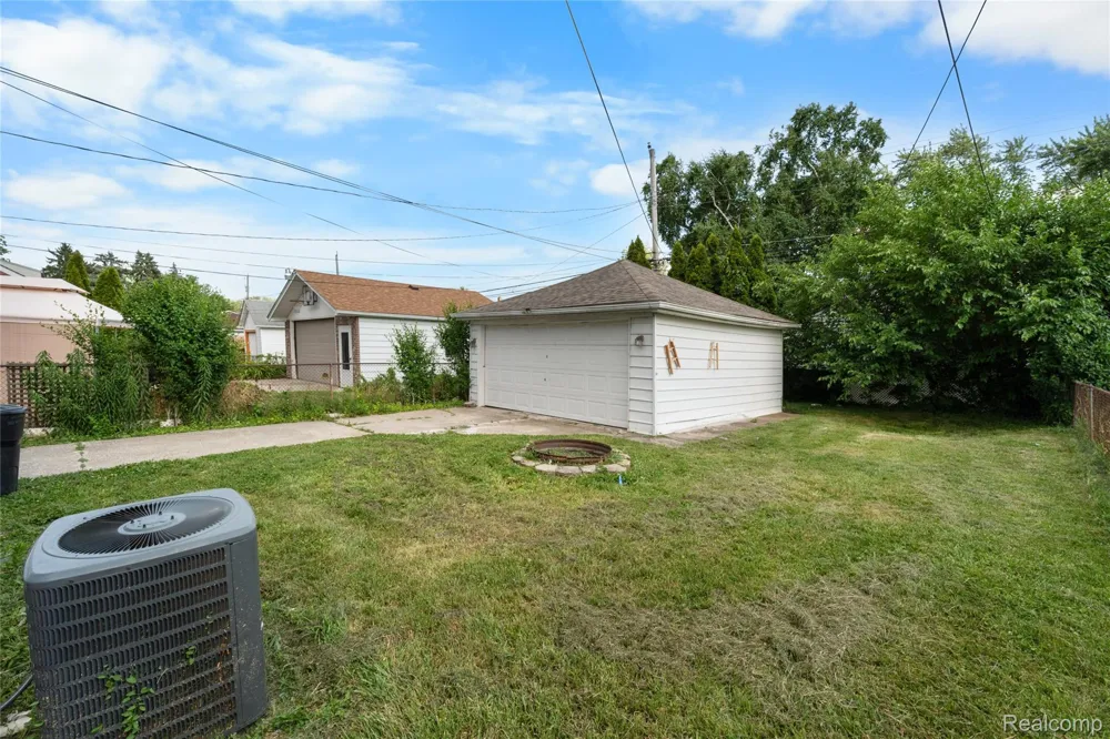 957 Winchester Avenue Lincoln Park City, MI 48146