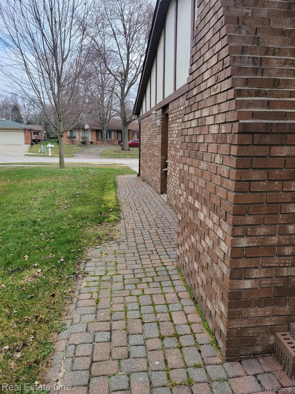 6927 Northpoint Drive Troy City, MI 48085