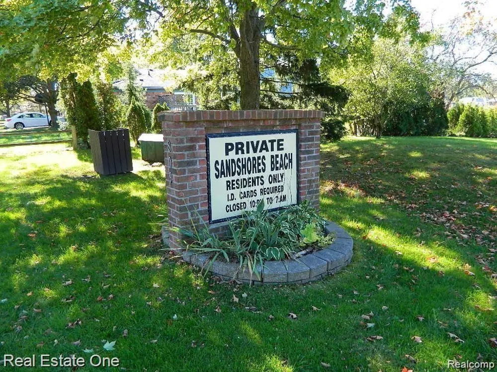 6927 Northpoint Drive Troy City, MI 48085