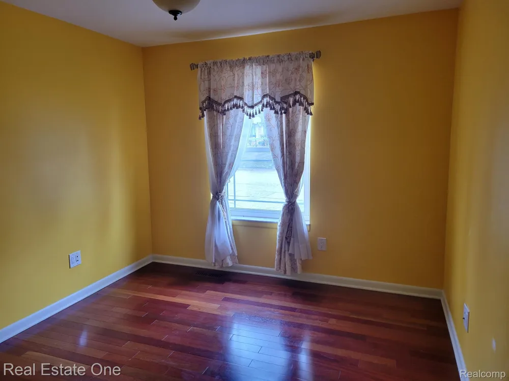 6927 Northpoint Drive Troy City, MI 48085