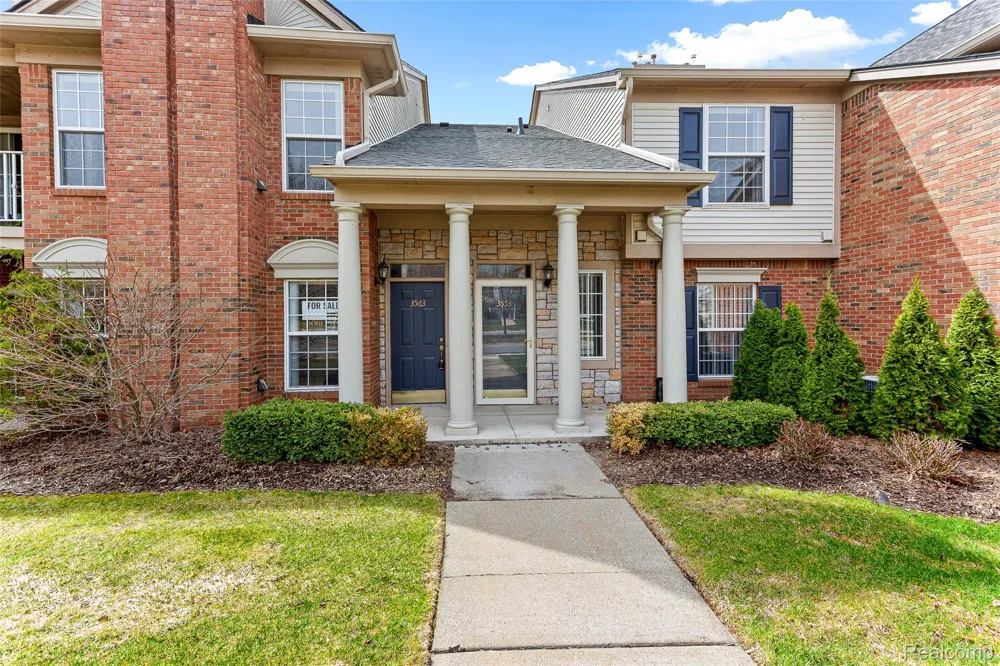 3553 Oakmonte Boulevard Oakland Charter Township, MI 48306