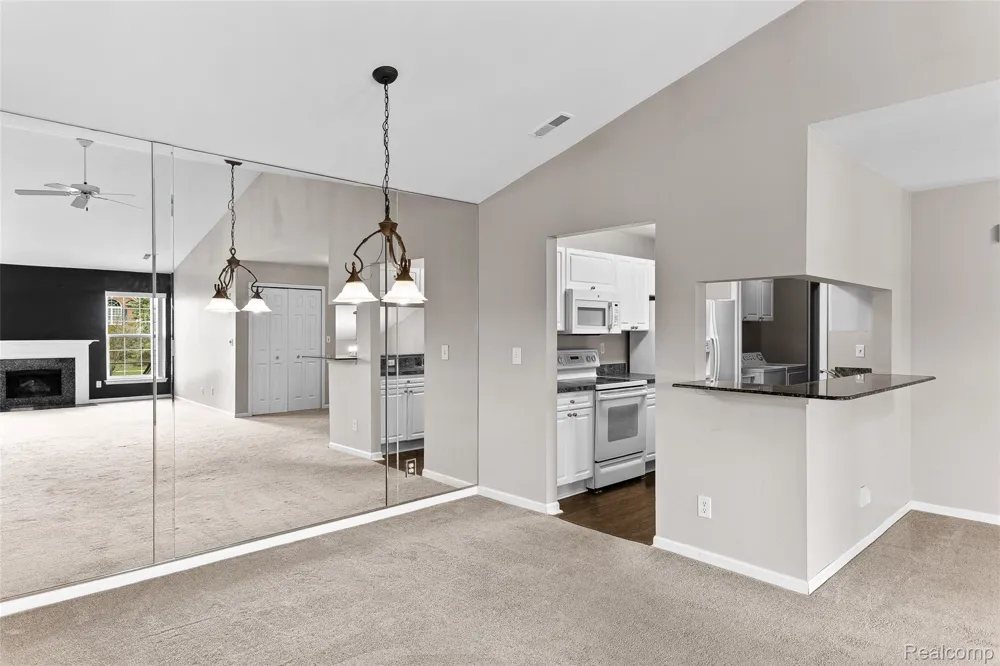 3553 Oakmonte Boulevard Oakland Charter Township, MI 48306