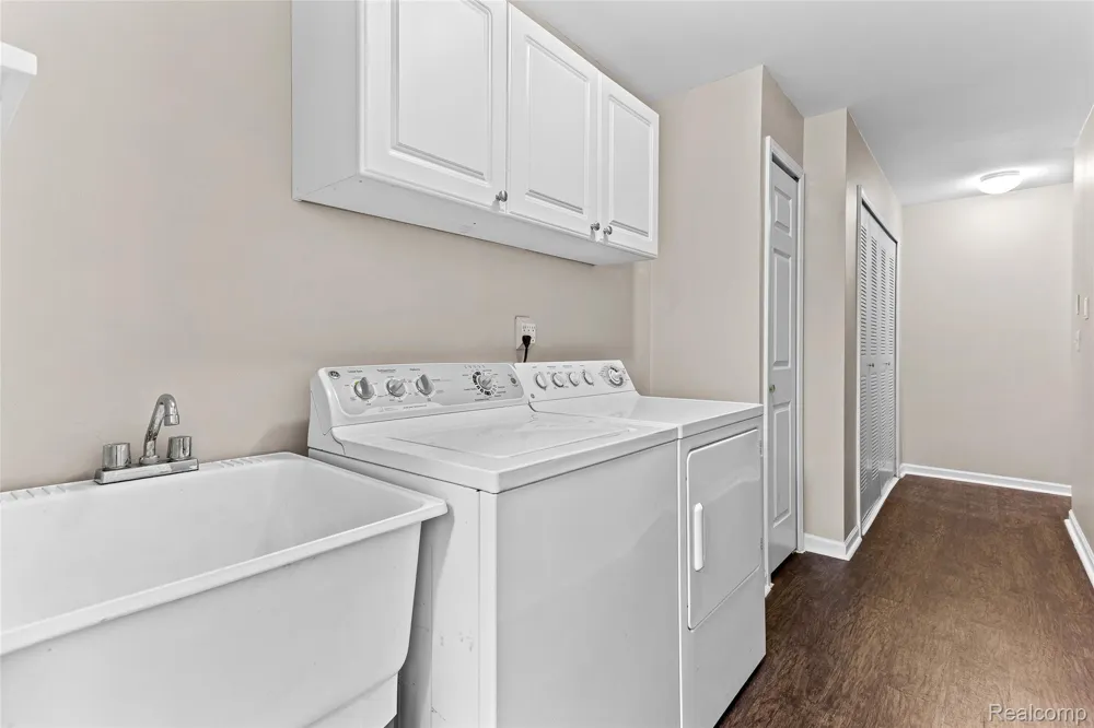 3553 Oakmonte Boulevard Oakland Charter Township, MI 48306