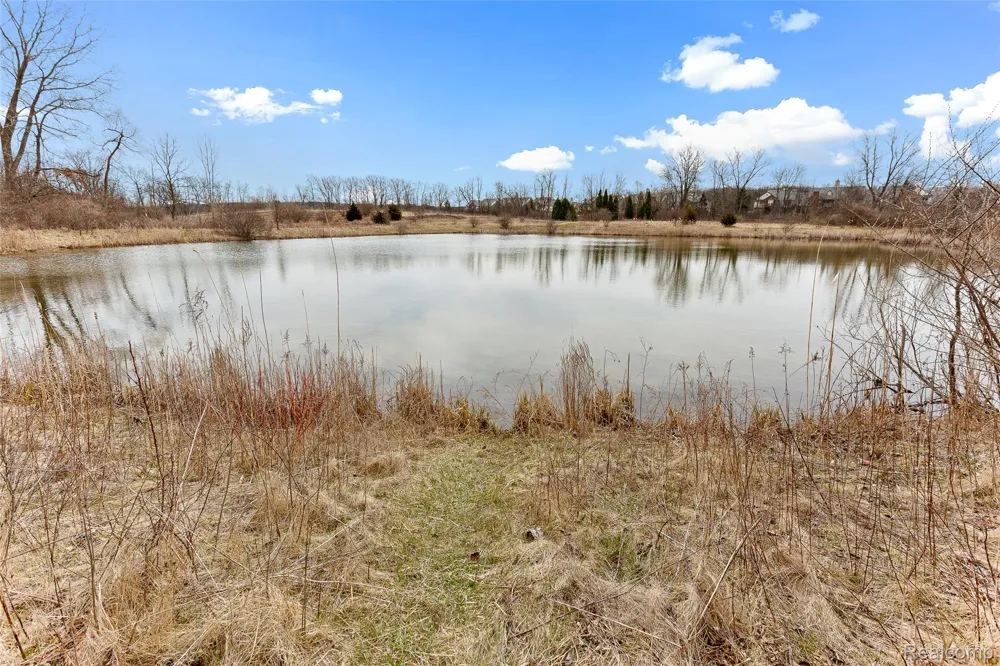 3553 Oakmonte Boulevard Oakland Charter Township, MI 48306