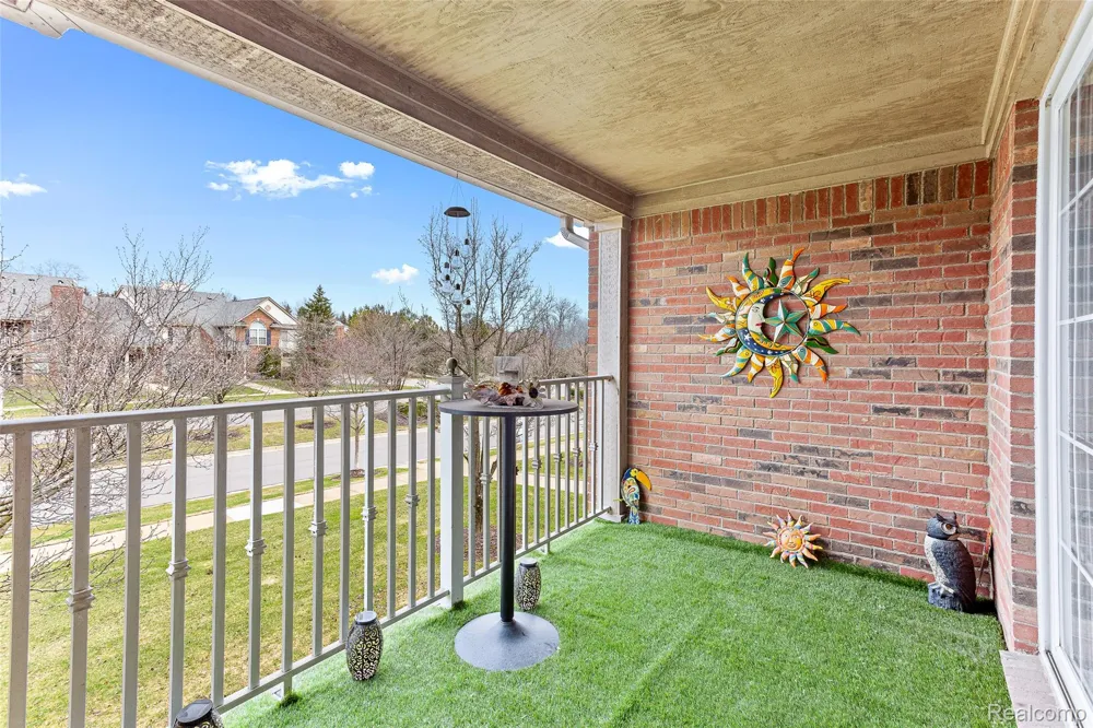 3553 Oakmonte Boulevard Oakland Charter Township, MI 48306