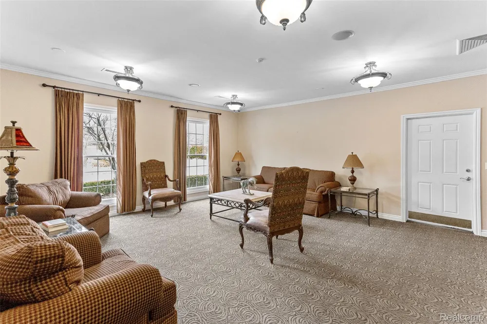 3553 Oakmonte Boulevard Oakland Charter Township, MI 48306