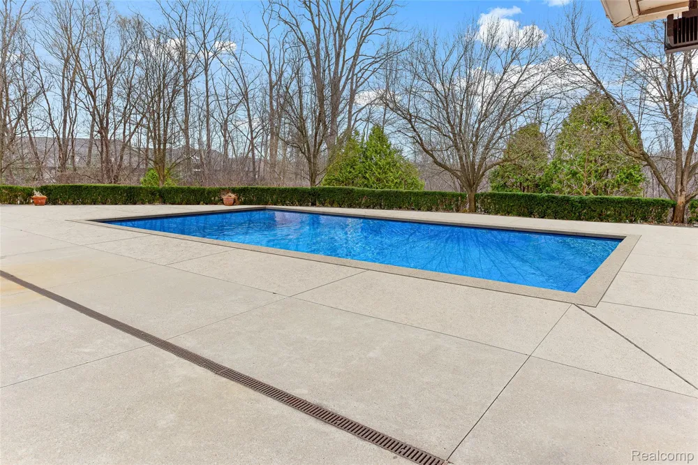 3553 Oakmonte Boulevard Oakland Charter Township, MI 48306