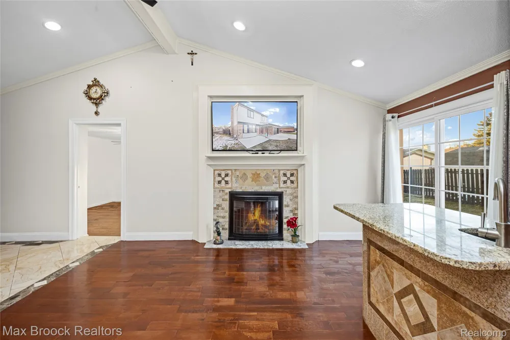 38327 Sleigh Drive Sterling Heights City, MI 48310