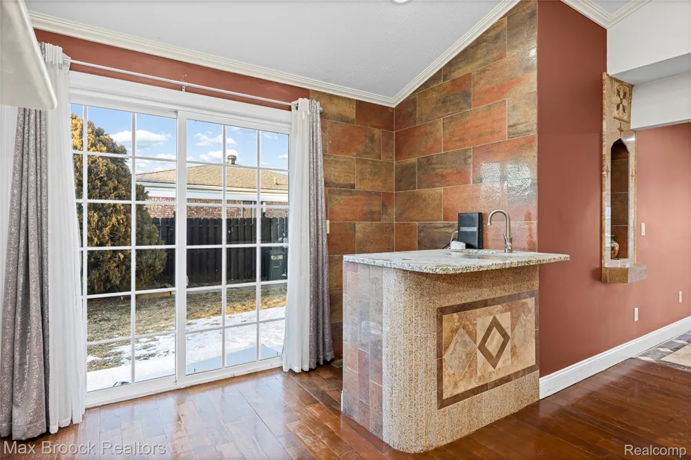 38327 Sleigh Drive Sterling Heights City, MI 48310